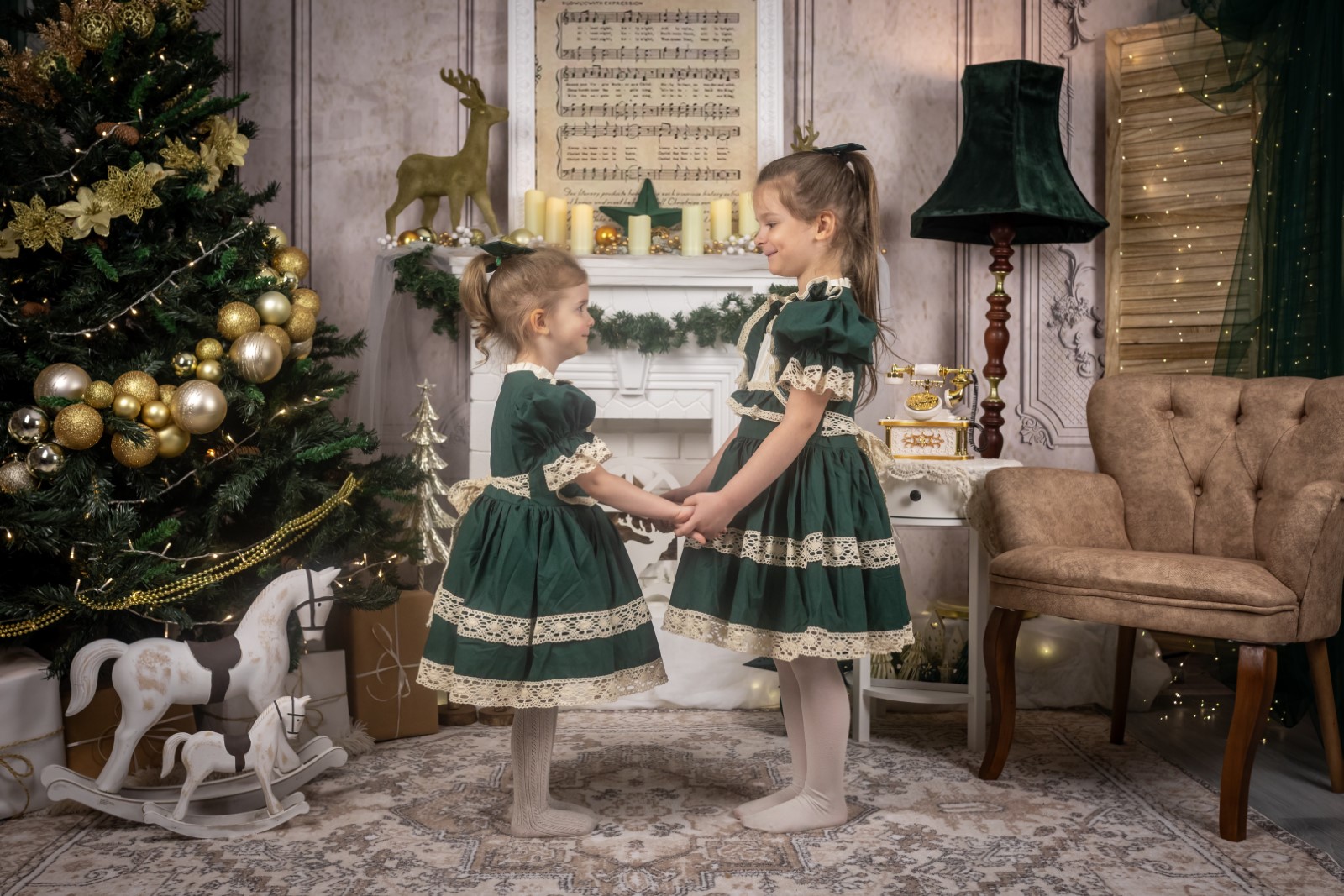 Decor 1 – Crăciun clasic la șemineu