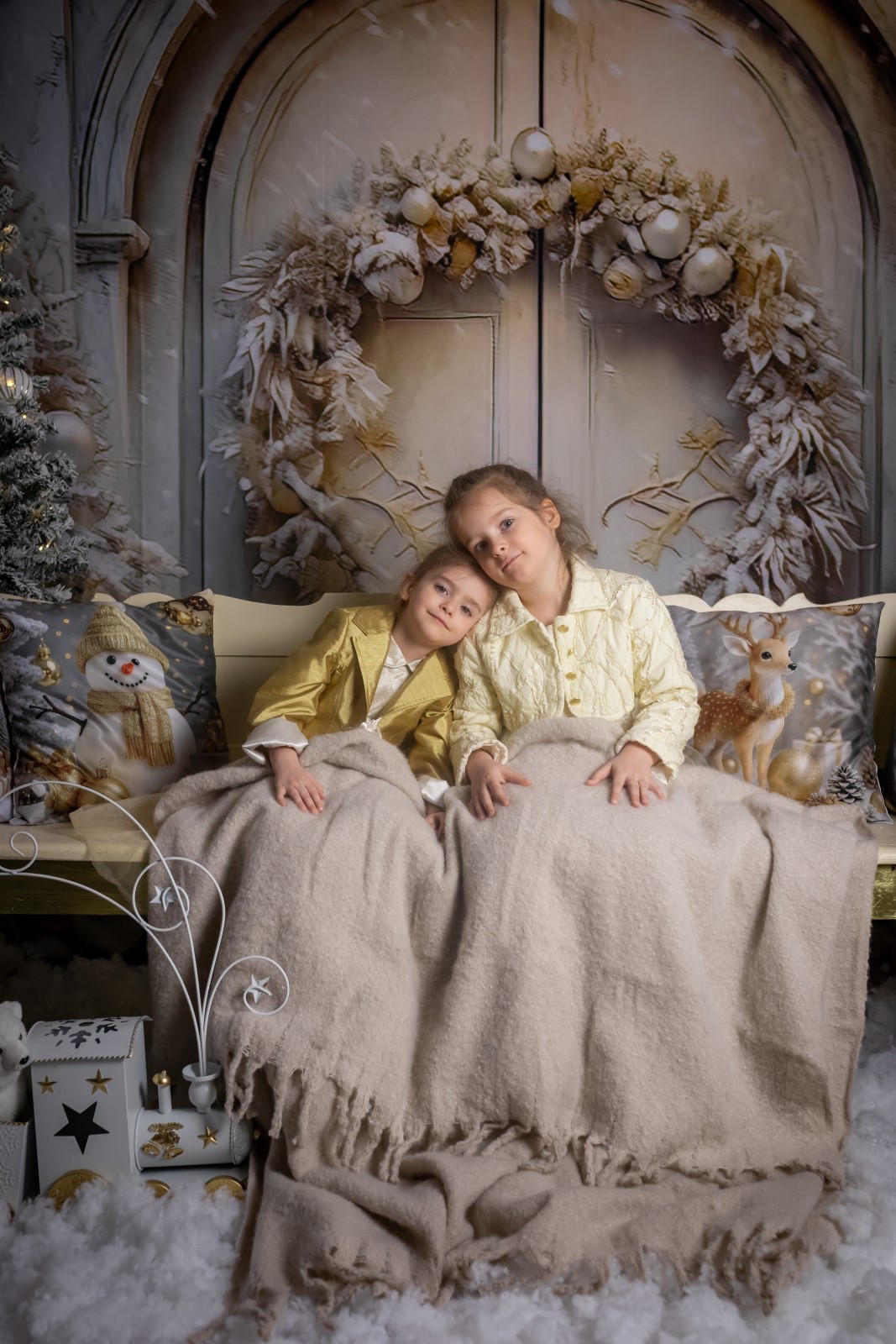 Decor 2 – Poveste de iarnă aurie