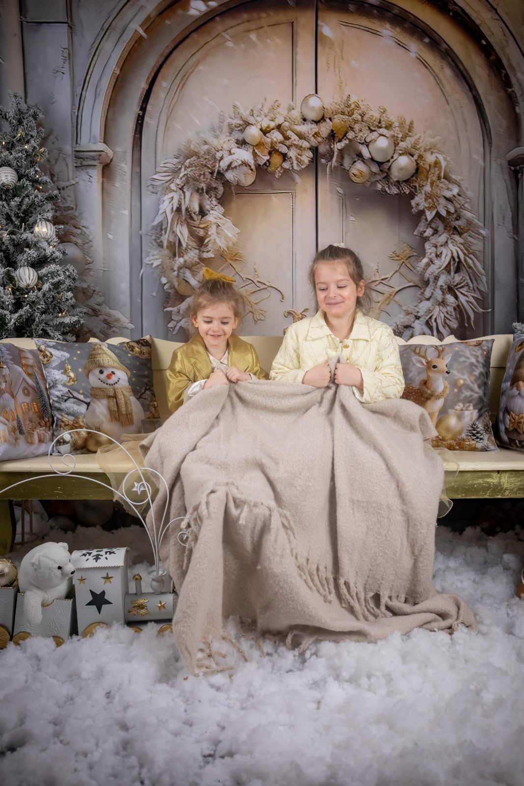 Decor 2 – Poveste de iarnă aurie