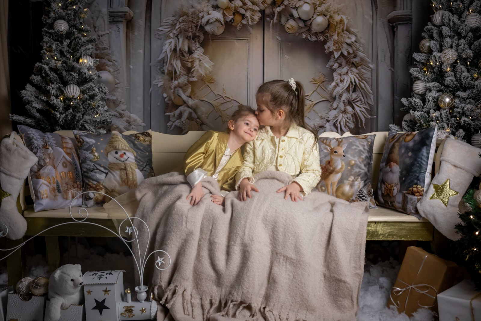 Decor 2 – Poveste de iarnă aurie